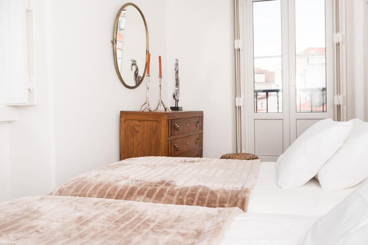 Stylish Lisbon Apartment In Alfama Bagian luar foto