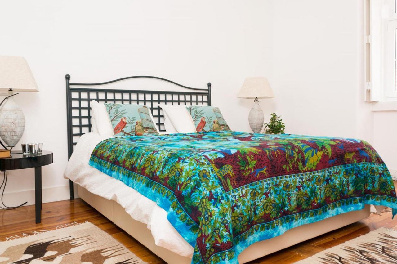 Stylish Lisbon Apartment In Alfama Bagian luar foto