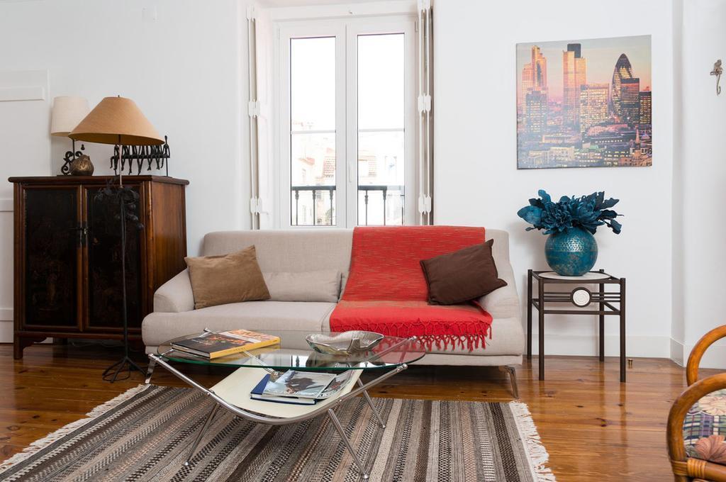 Stylish Lisbon Apartment In Alfama Bagian luar foto