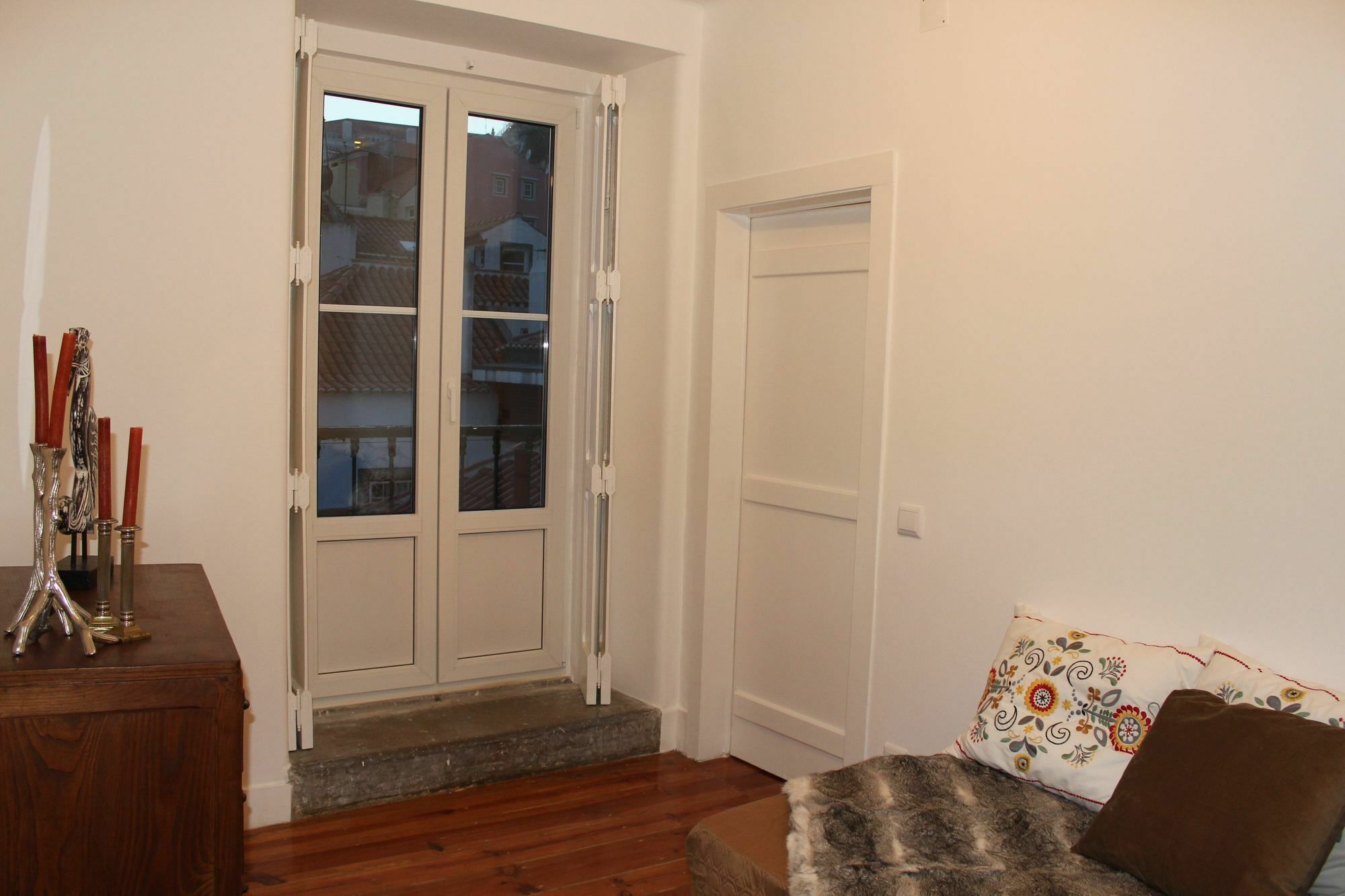 Stylish Lisbon Apartment In Alfama Bagian luar foto